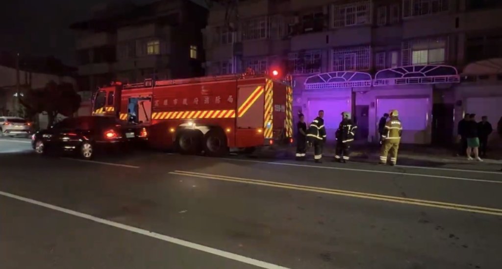 我家門口有異味！高雄仁武多民眾聞惡臭　通報119灑水「源頭疑曝光」