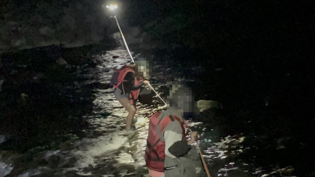 情侶爽玩七坑野溪溫泉！下山發現「GG了」當場受困