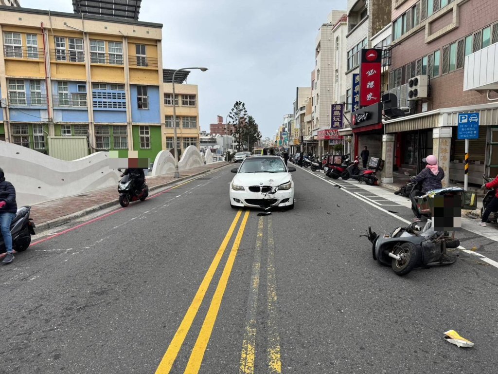 不到一天兩起！澎湖馬公又傳自小客車機車相撞　80歲騎機車婦人傷重不治