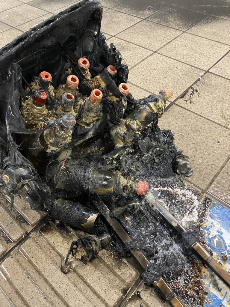 快訊／北車M7出口遭扔煙霧彈！「一箱被炸燃」1人OHCA