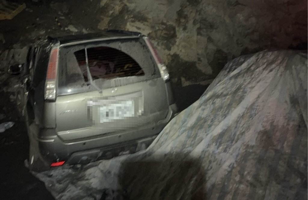 快訊／明霸克露橋晚間意外！男駕車滑落邊坡