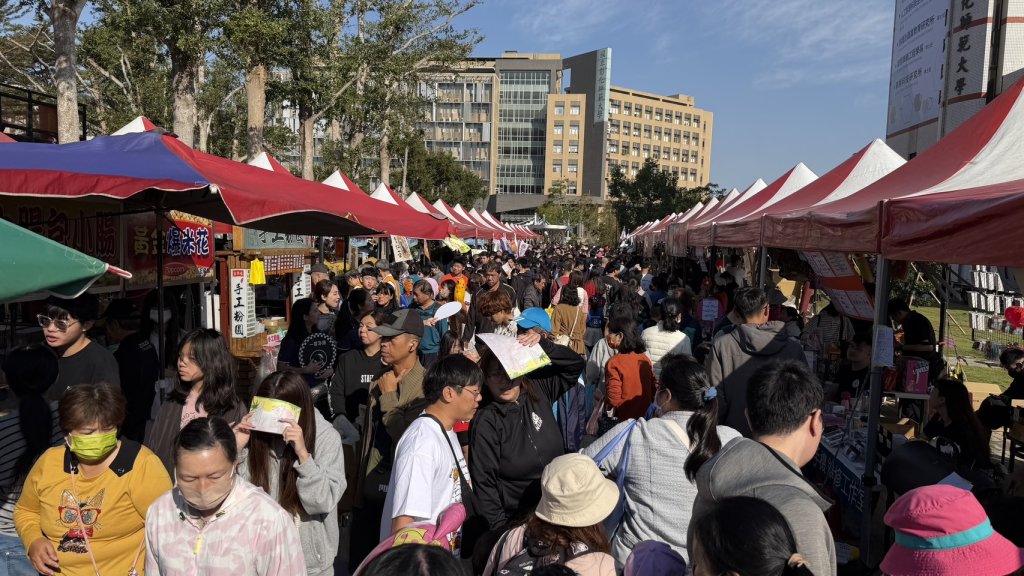 家扶歲末耶誕園遊 棒球明星、眼科名醫、企業義賣助家扶兒