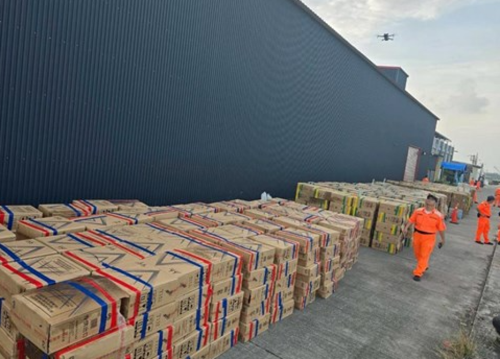 公海接駁興達港靠岸走私上億元私菸！　5人私菸集團落網遭起訴