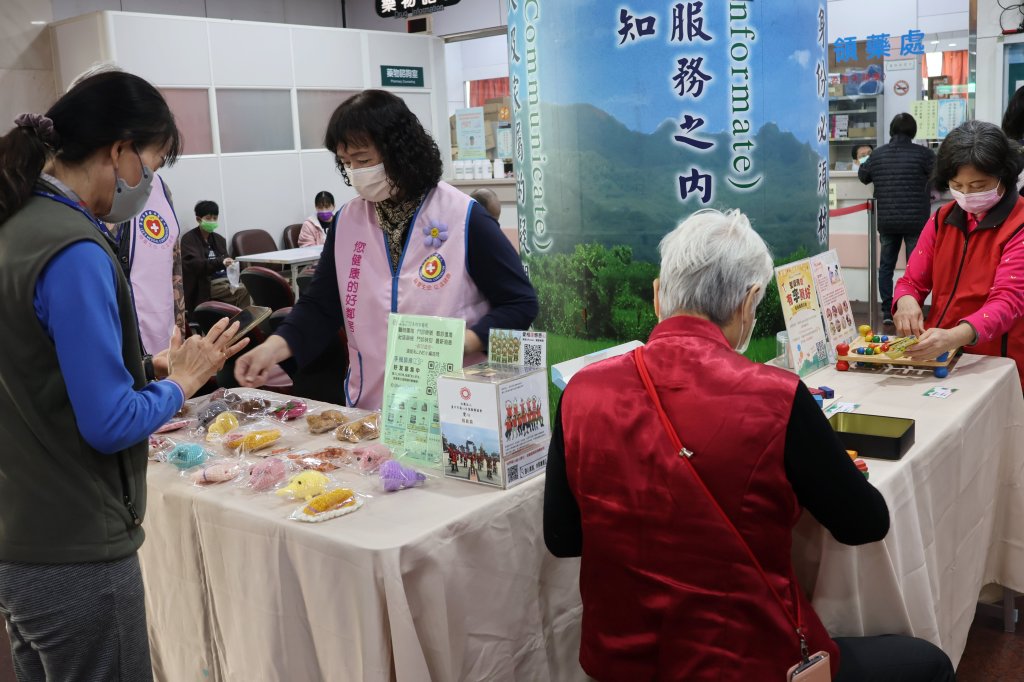 聖誕傳愛 大甲李綜合醫院攜手企業為身障朋友圓夢