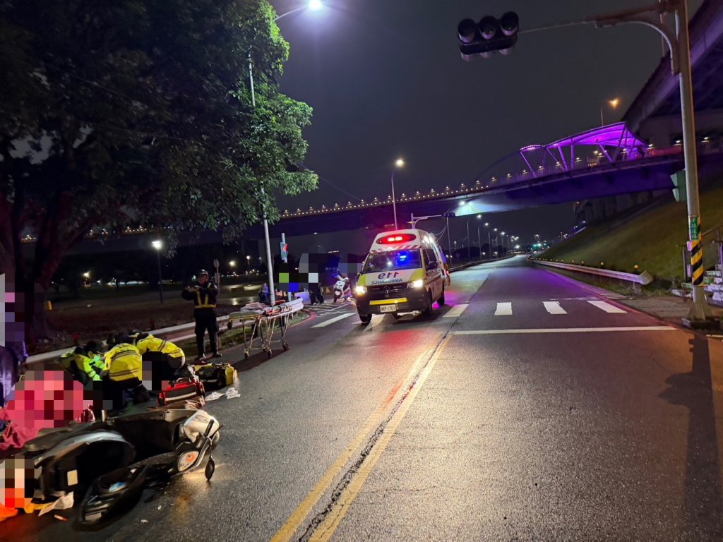 三重疏洪道女載母機車自撞護欄　女輕傷母「臉部下巴」重創身亡