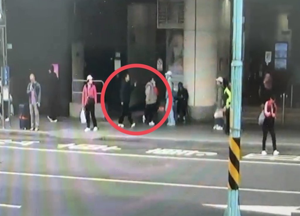 嫌公車內說話太大聲　婦人揚言要殺人！ 