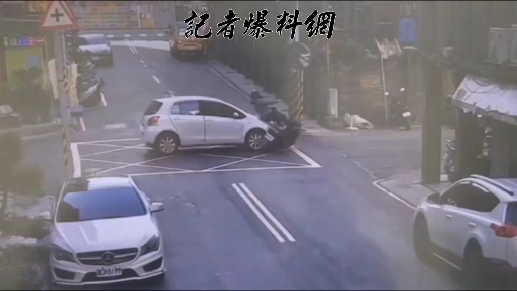 桃園騎士巷弄飆速還跨雙黃線逆向超車　下場曝光網友直呼：結局舒服