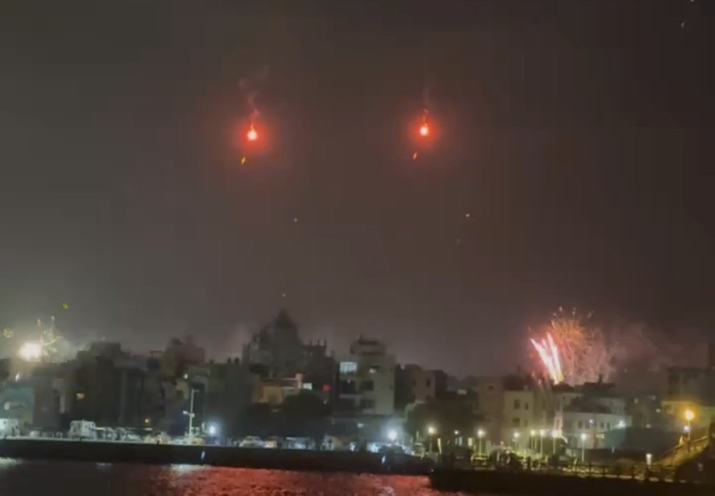 快訊／高雄跨年「有人放信號彈」！疑海上施放　警追緝中