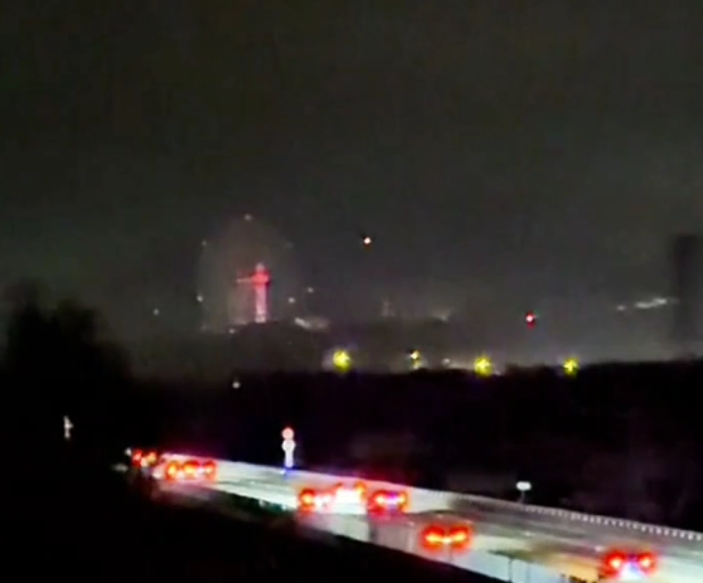 為了看劍湖山跨年煙火減速！　國道警察廣播疏導 