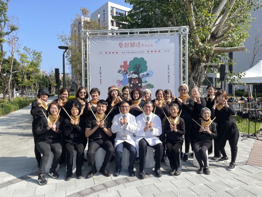 公共藝術走進醫療場域　臺中市立醫院「藝起關懷愛在北屯」成果展溫馨登場