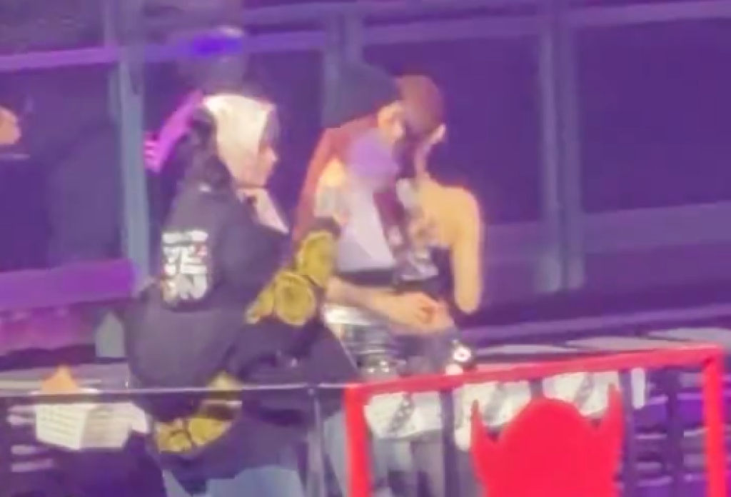 影／小歌迷演唱會拿畫板丟中BABYMONSTER雅賢！影片瘋傳引發熱議　母親、畫師發文道歉