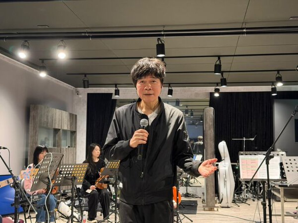 62歲洪榮宏「包尿布」現身！坦承已和妻子分居3個月