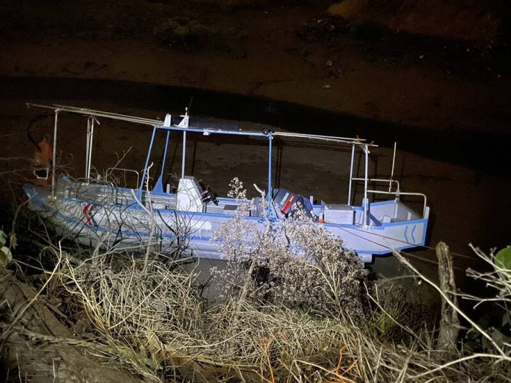  全台首例！1200公斤漁船整艘被偷　24公里外草叢中被發現