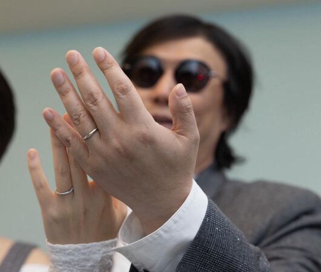 金曲歌王蕭煌奇無預警曬婚戒　低調登記結婚升格人夫