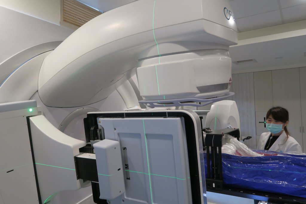 80歲癌末患者接受健保給付放射治療逆轉病情 部彰說健保也能創造奇蹟