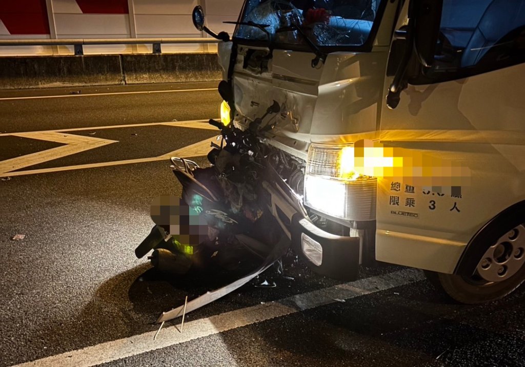 快訊／國道機車逆向猛撞！83歲騎士「當場慘死」內、外側車道封閉
