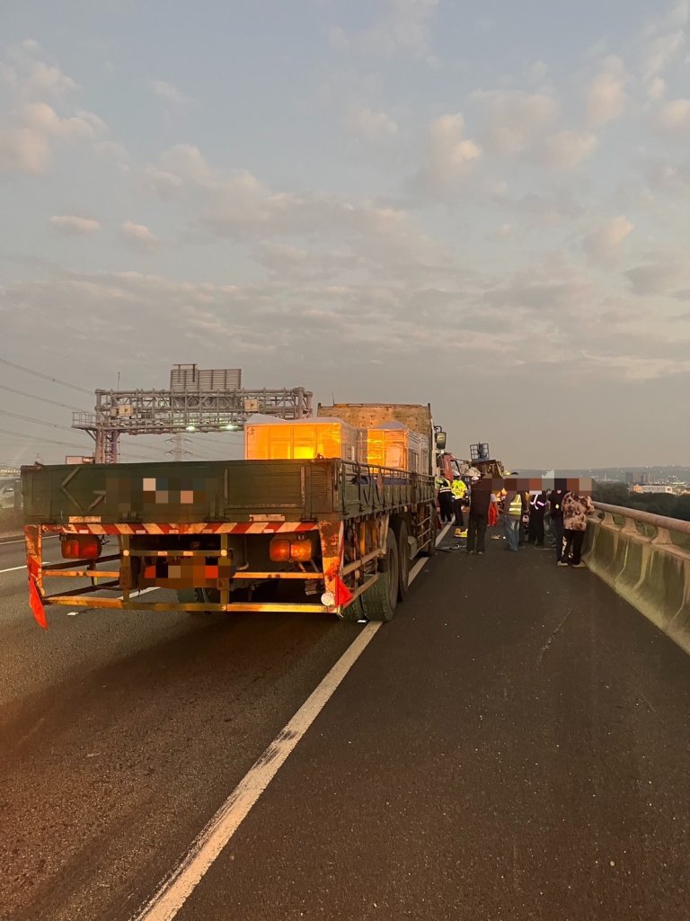 國道3號和美段5車追撞事故　2人受傷送醫、車流回堵8公里