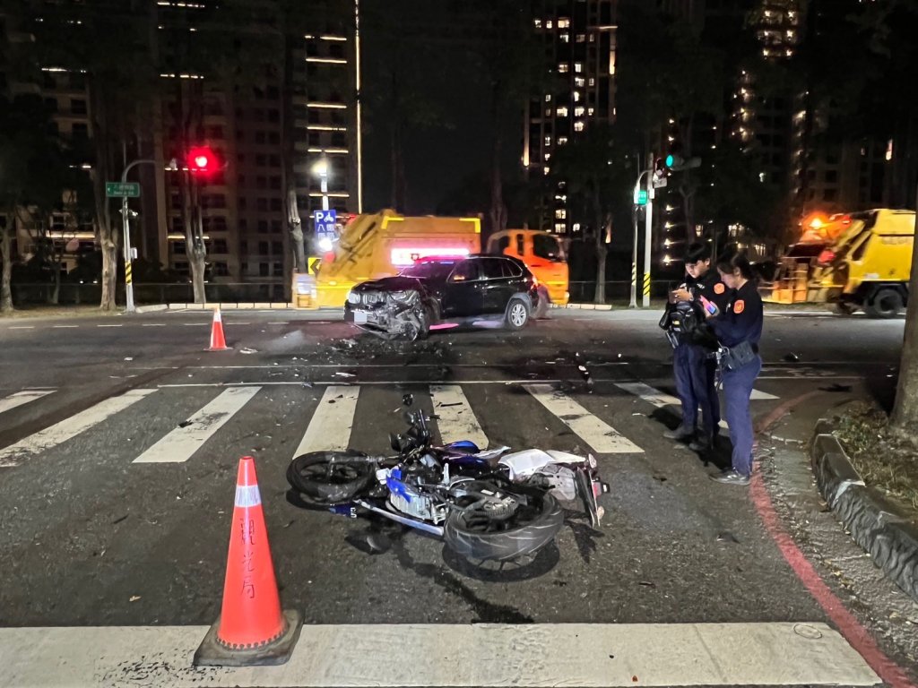 搶快左轉釀死劫! 高雄仁武路口對撞25歲騎士不治