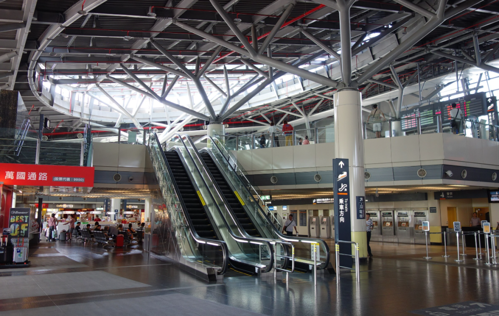 高鐵台南站驚傳男旅客落軌死亡！　鐵路警察調查中