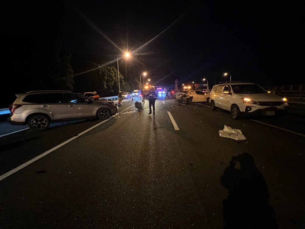 國5南下雪隧外3車相撞！　車流一度回堵5公里