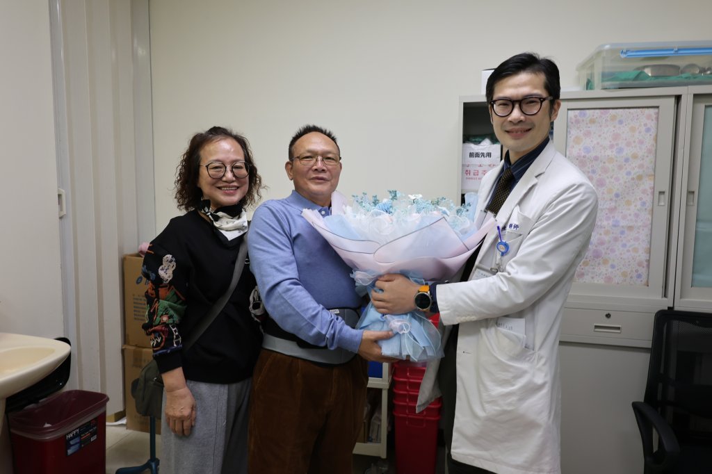 負重半生、脊椎變形！部彰以「OLIF新式微創手術」為71歲老翁逆轉人生