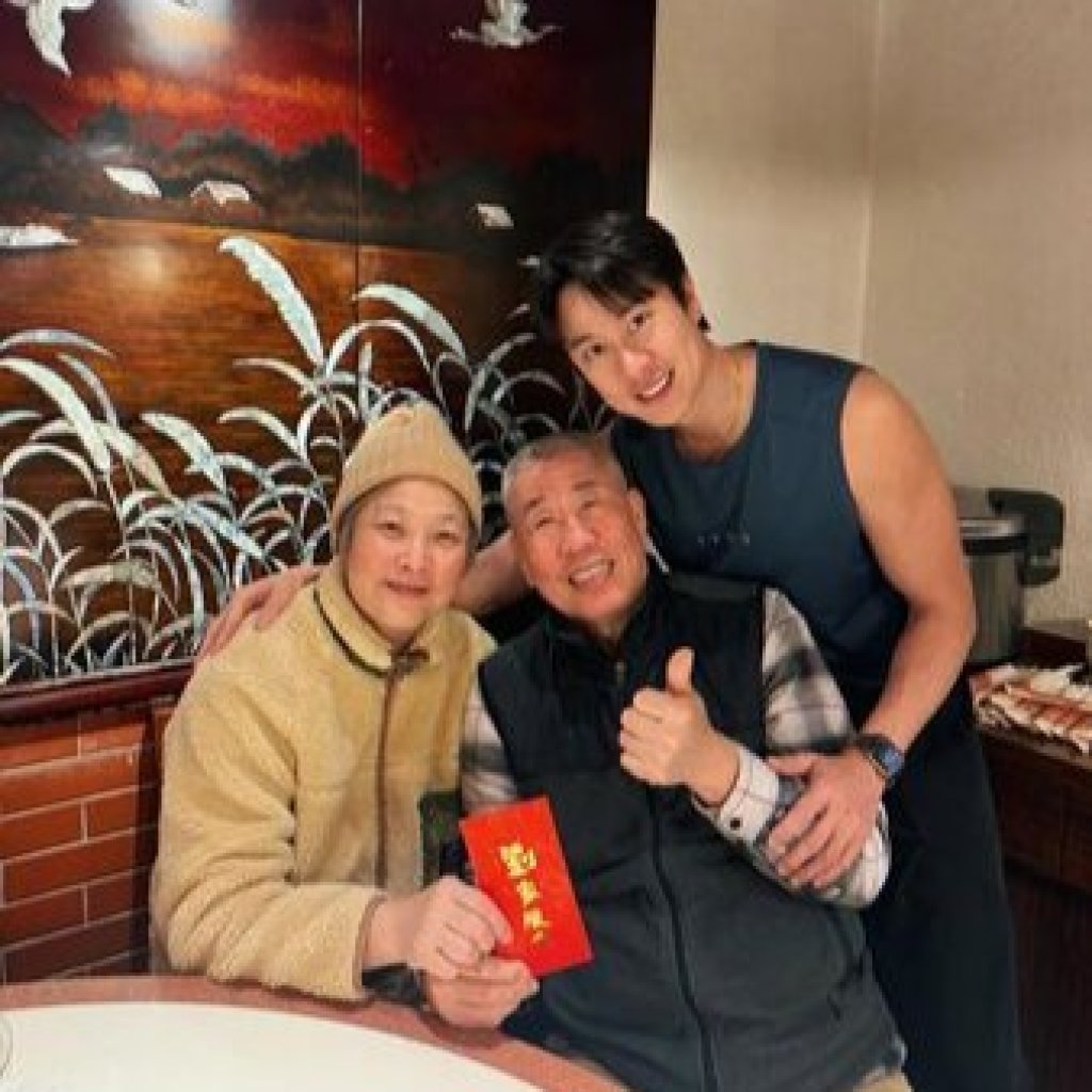 劉書宏摟神秘女子慶生曬照　經紀人鬆口「正在相處中」