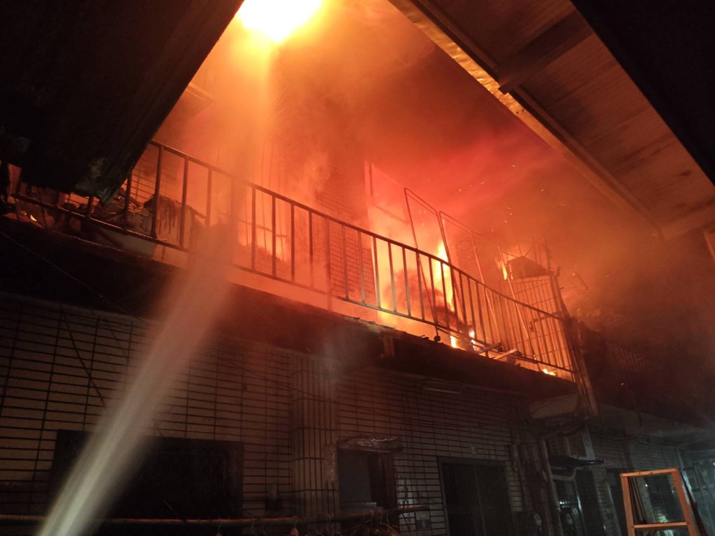 烏日深夜住宅火警釀1死　12戶受燒、燃燒面積360平方公尺