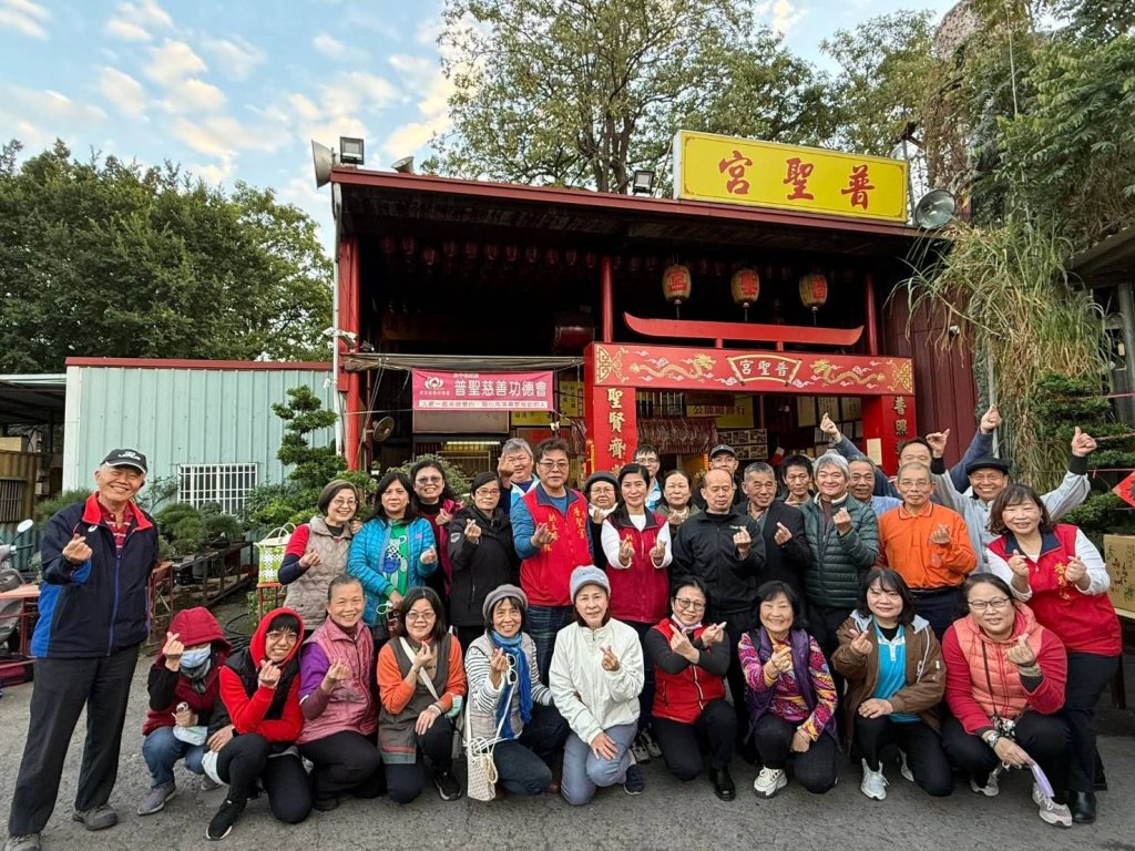 年節將至筆墨傳情　台中普聖宮揮毫贈春聯延續弱勢群族關懷行動