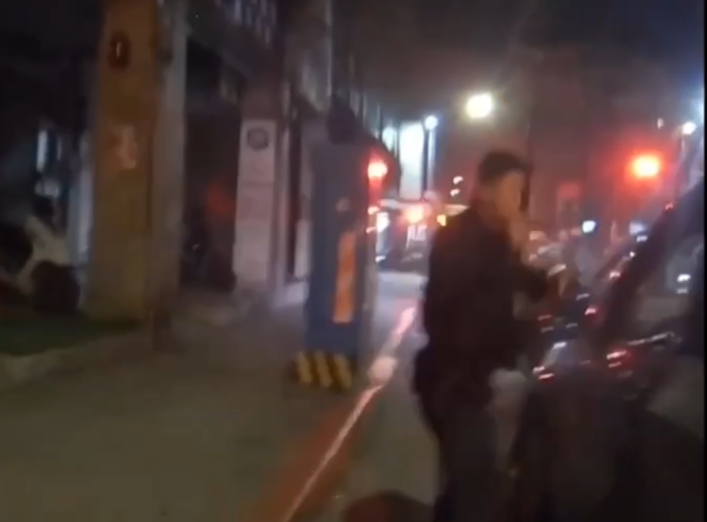 破窗逮人畫面曝光！ 毒犯駕車闖紅燈狂逃遭萬華警方追捕落網