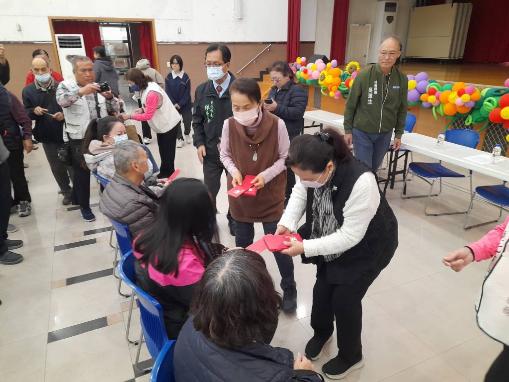 大通電子捐贈彰市61戶特殊境遇家庭慰問金 盼能助他們好過年