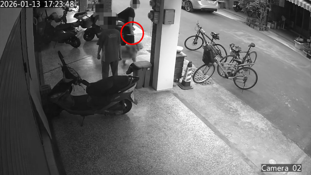 台南國中生「闖同學家」開槍持刀追人...他中彈2槍　家長驗傷提告了