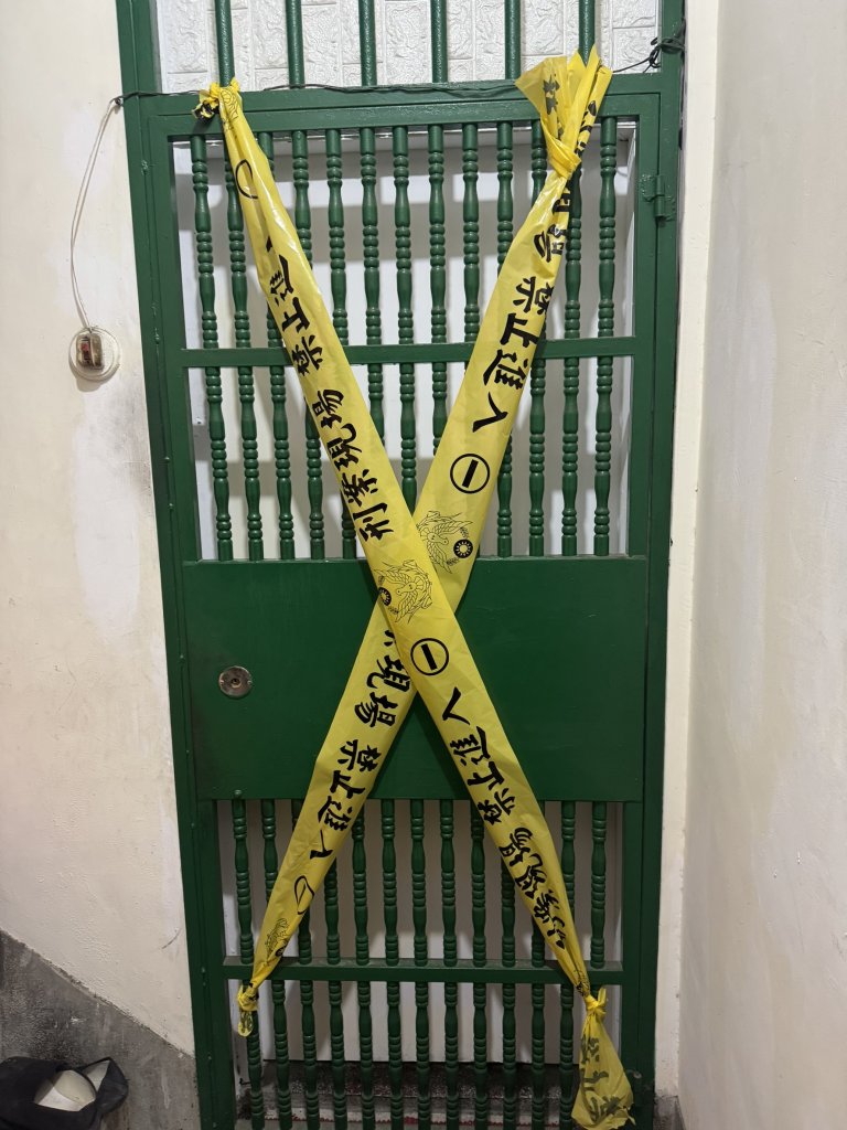 蘆洲弒親血案！蔥油餅販夫婦身中數十刀慘死客廳　獨生子棄刀潛逃中