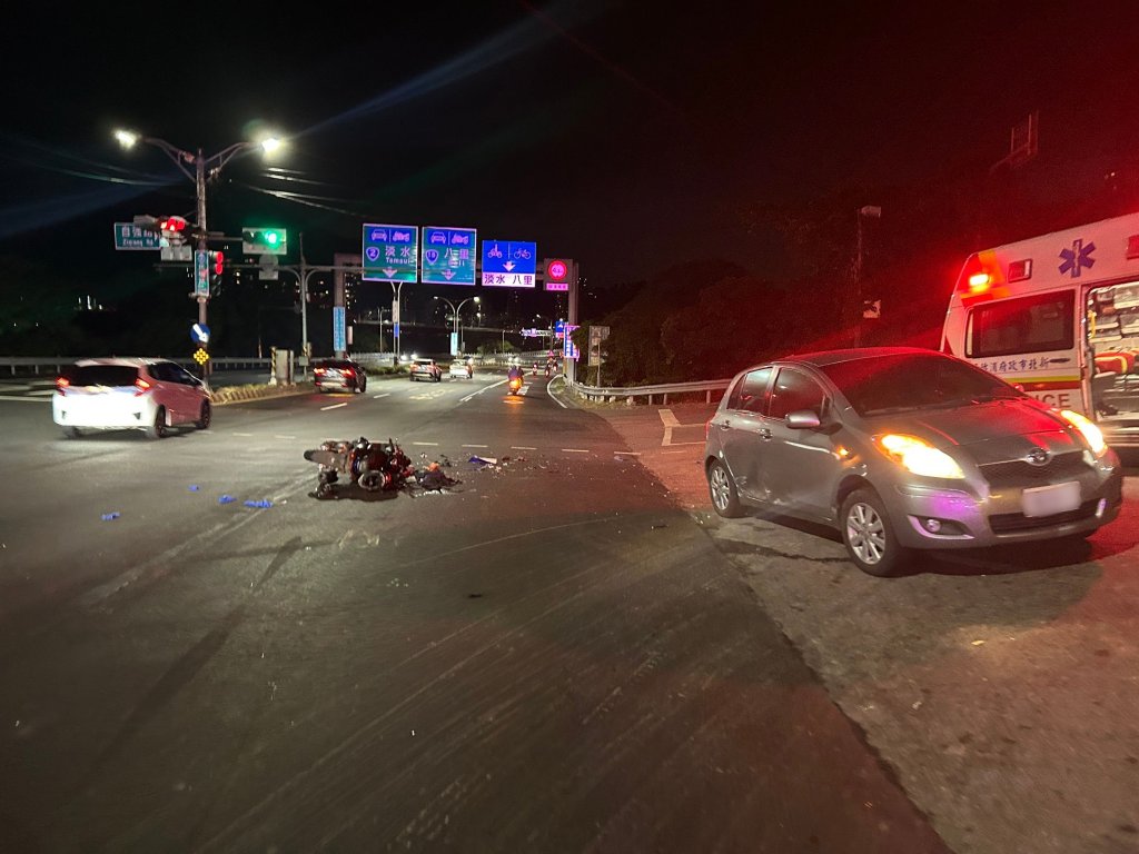 淡水深夜奪命車禍！汽修技工下班遇死劫　直行遭左轉車撞上頭部重創亡