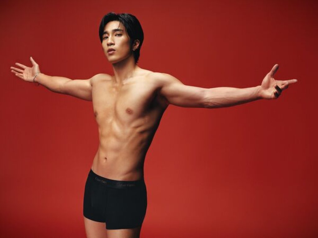 婁峻碩突破尺度內褲入鏡！大秀12%體脂「精壯猛肌」