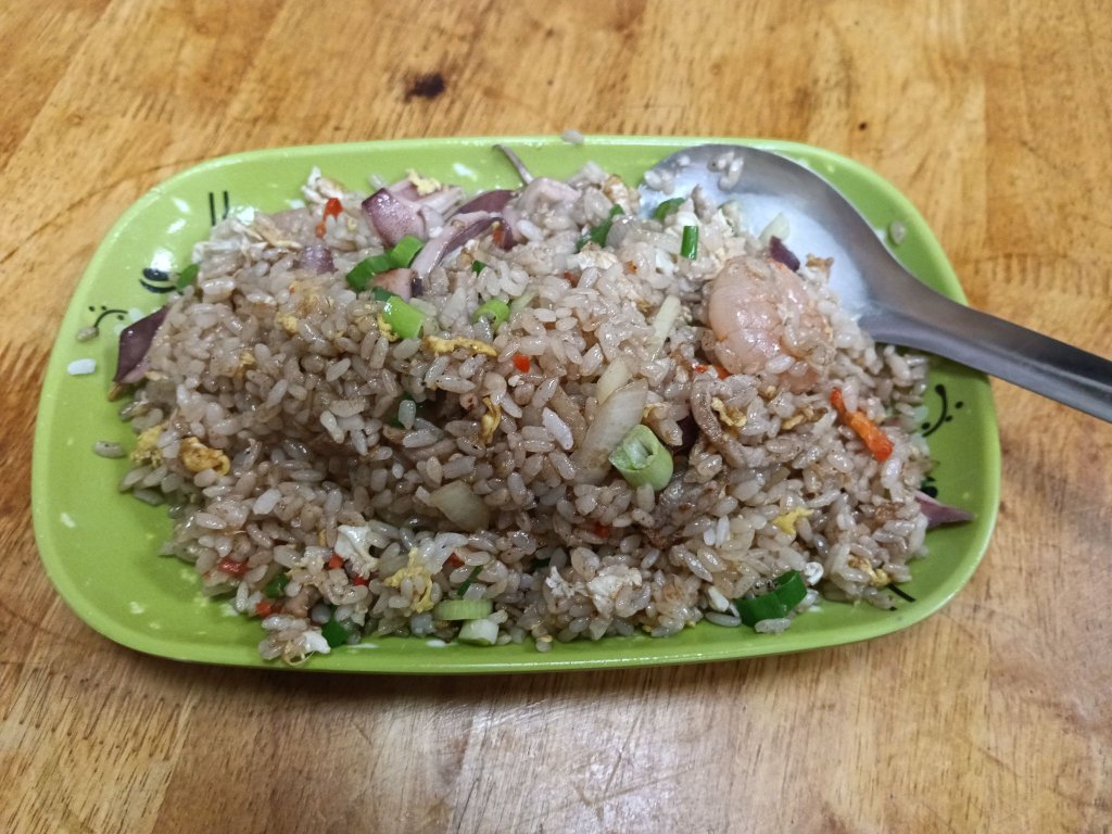 環島炒飯價格800到3000！老司機一看全台地點懂了　網友：荒野大嫖客