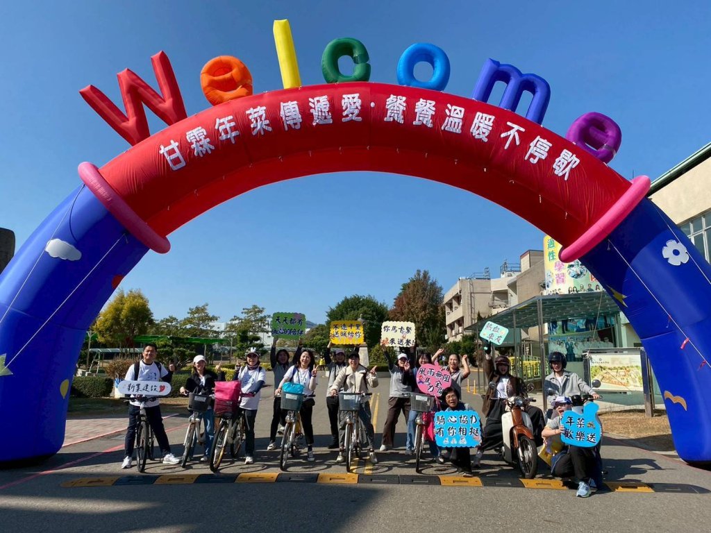 年前暖心行動！330車友化身送愛特攻隊　15公斤年菜送進弱勢長輩家