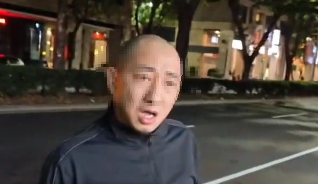 台中汽機車駕駛為停車爆衝突！ 　機車騎士控轎車駕駛公然侮辱、妨害名譽