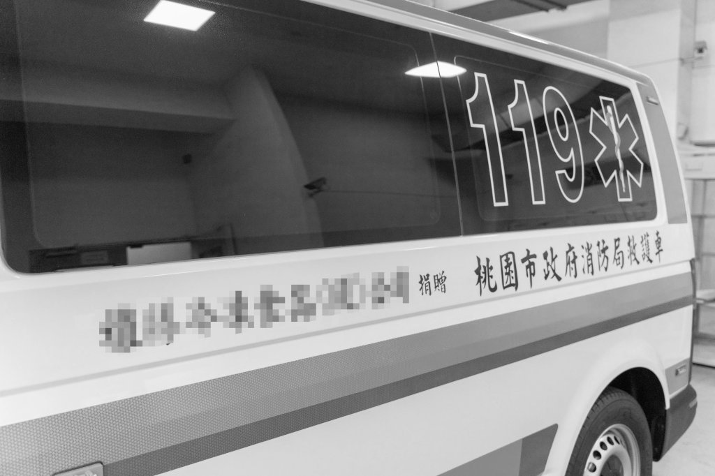 新／桃園藝文特區驚傳墜樓！50多歲「紅衣」婦從社區大樓墜落　倒地明顯死亡