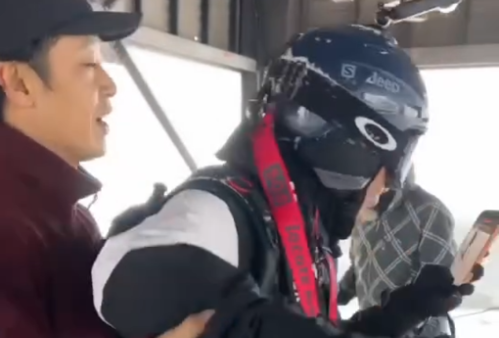 影／台遊客白馬村滑雪「闖纜車正下方」違規被抓包　遭員工拒絕服務禁上纜車