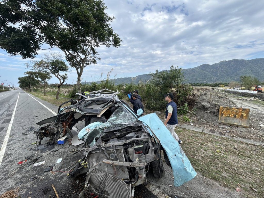 無照又酒駕闖禍！　花蓮60歲男酒駕7公里內兩度自撞車毀人傷