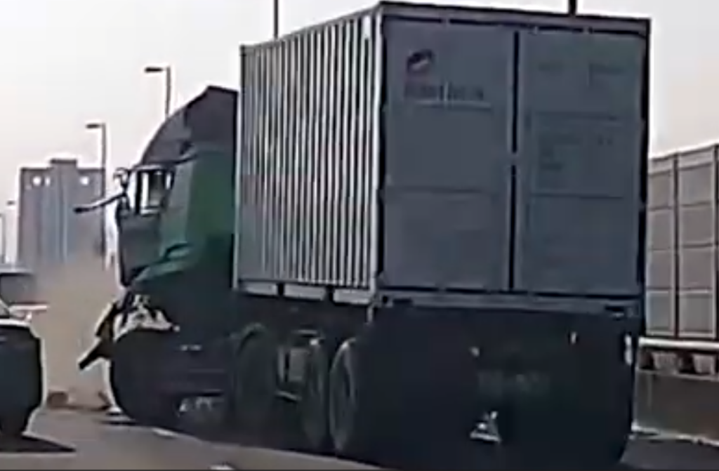 國道10號死亡車禍！　3輛大型車相撞1人死亡