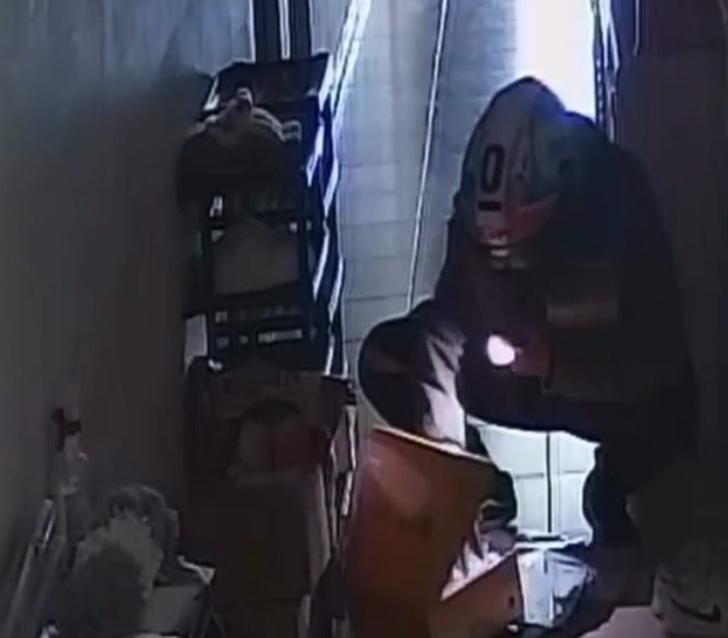  恐佈！ 新竹男外送員私闖女收件人住處翻動物品　女子報案提告