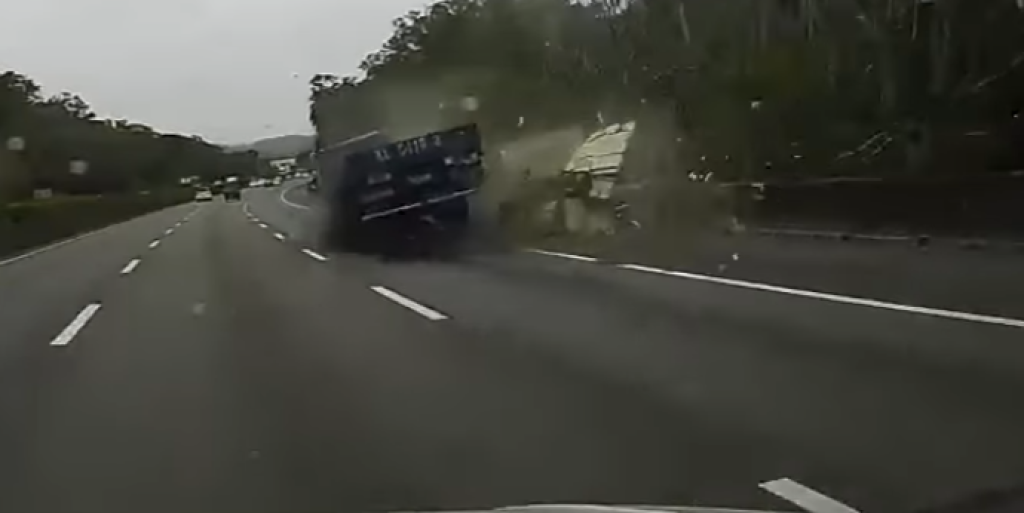 撞擊畫面曝光！國道寶山路段小貨車遭追撞　駕駛臟器外露慘死  