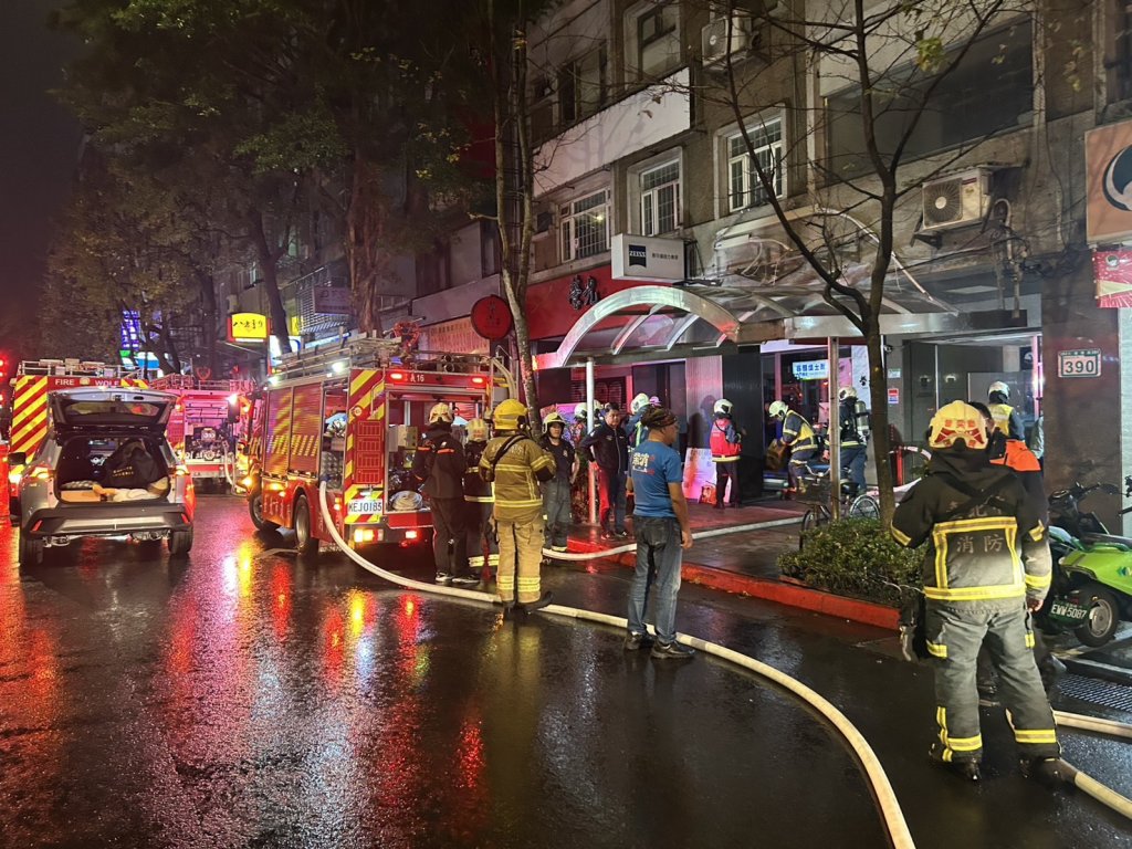 北市市光復南路民宅火警兩人死亡！　疏散大樓住戶50餘人
