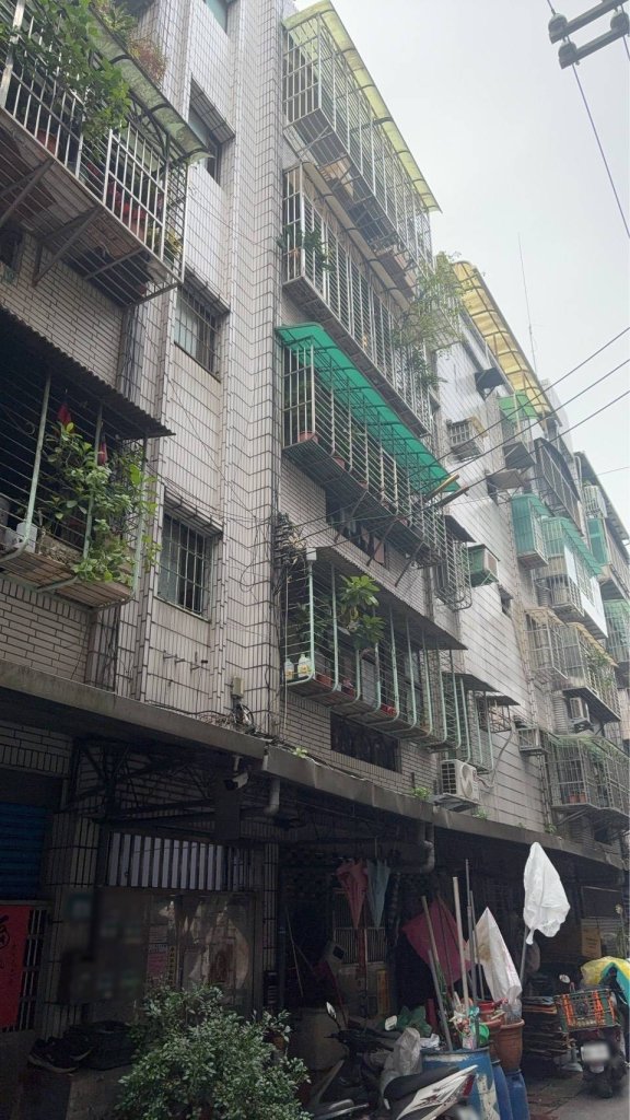 土城民宅驚傳一氧化碳中毒！11歲女童昨不治　凌晨再傳7人送醫