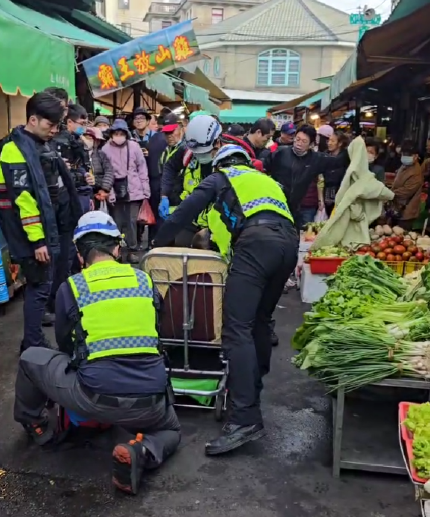 苗栗市場驚傳隨機殺人！　一警員兩民眾受傷