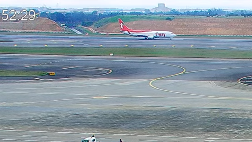 桃機罕見！10分鐘內3班機連喊「Mayday Fuel」　航管緊急調度降落