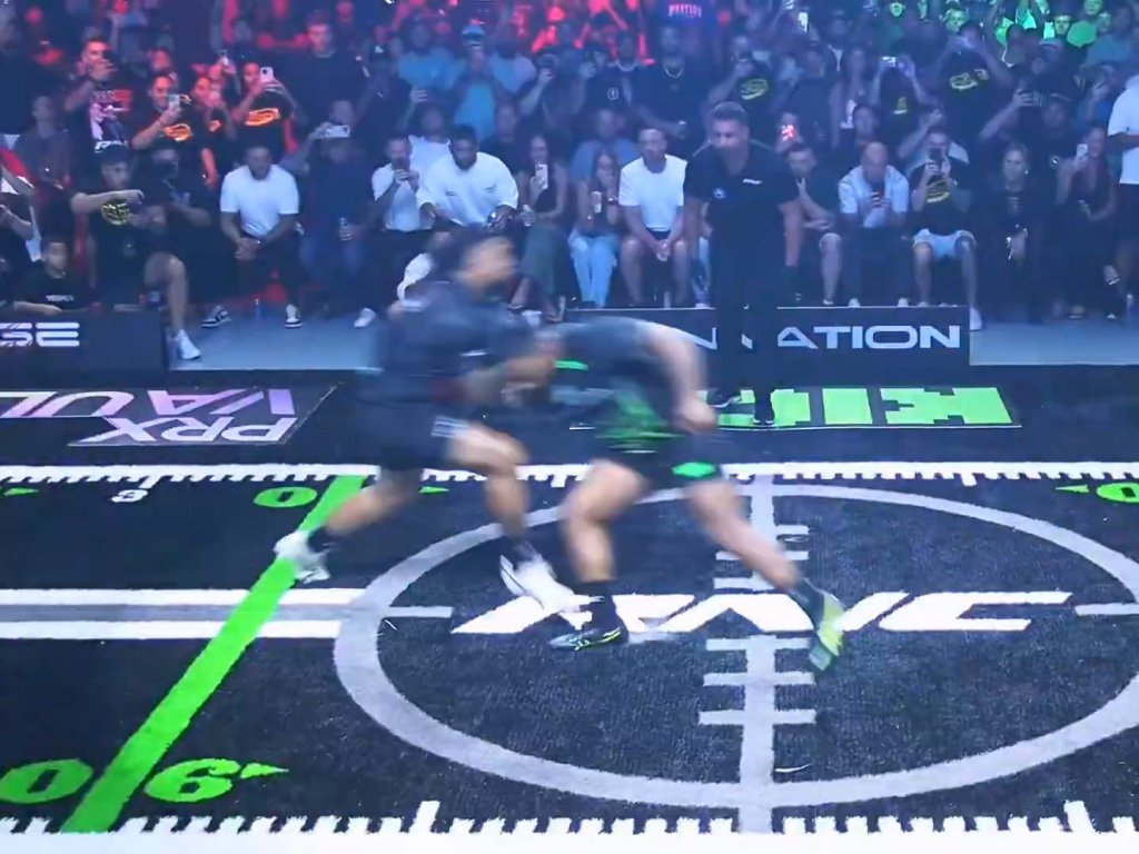 影／新型對撞運動引爭議！選手全速互撞「噴飛失去意識」倒地抽搐　創辦人：有健康等安全管制