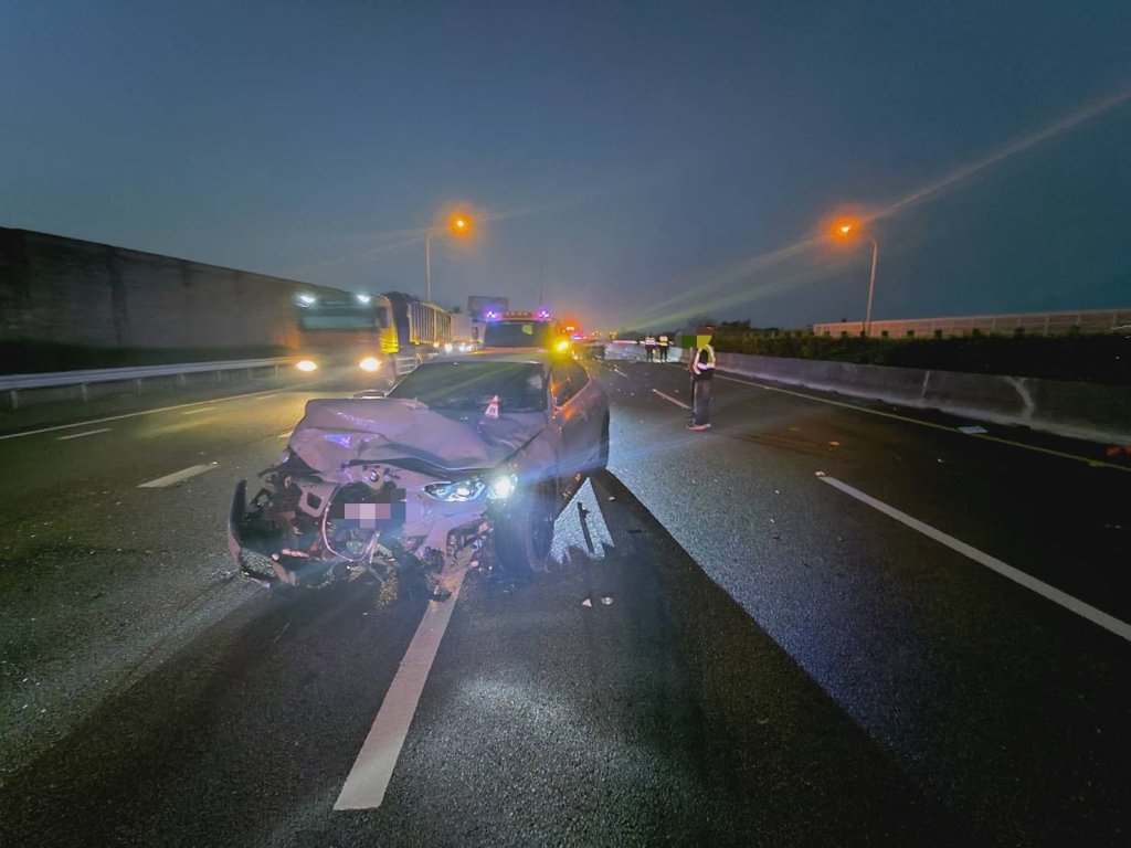  國道死亡車禍！自小客車遭追撞駕駛下車查看遭撞擊　釀一死一傷