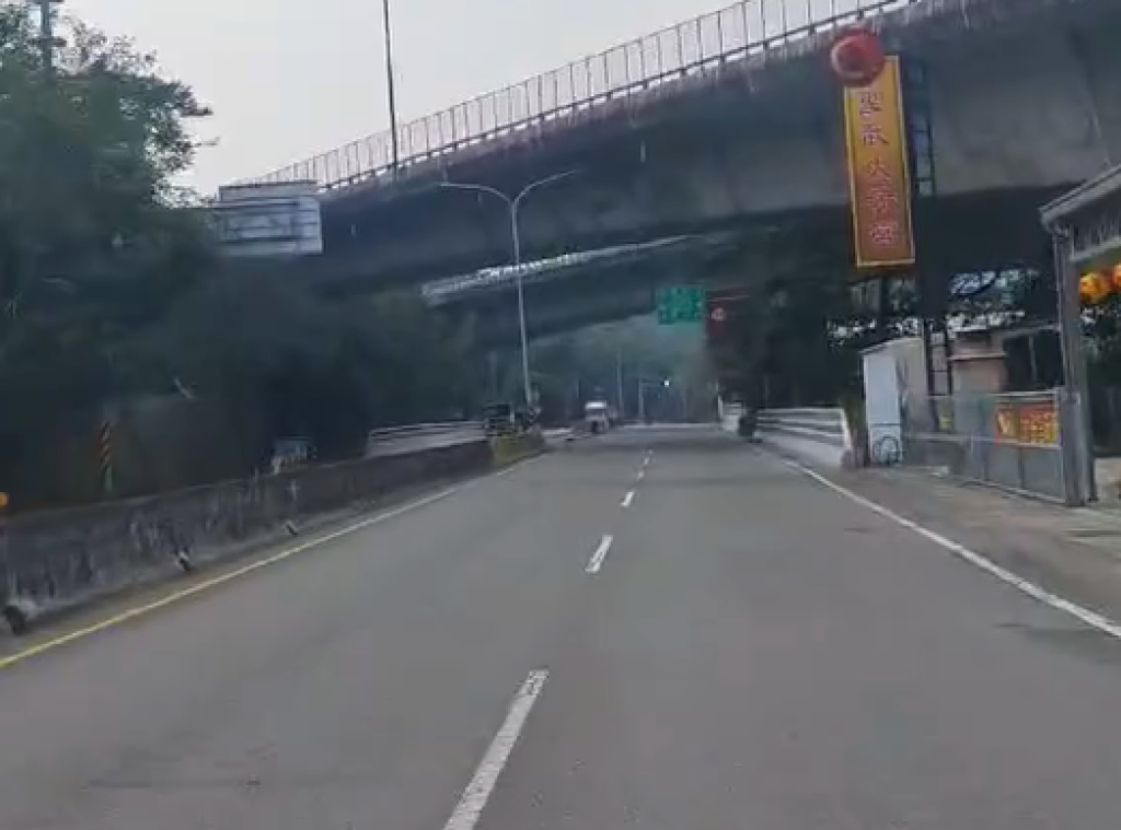 影／女奧客沒站牌硬要下車！瘋狂咒罵「去死、豬頭」　司機心碎：沒人想開了